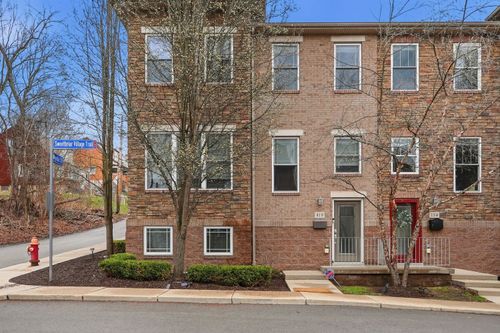 419 Wyola St, Mt Washington, PA, 15211-1135 | Card Image