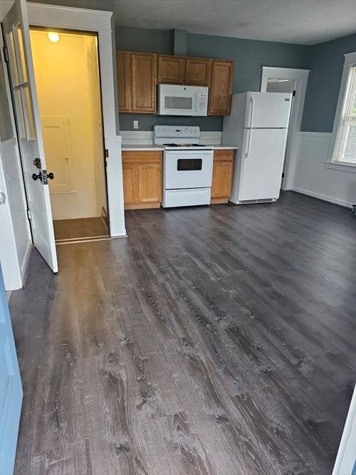1-1 Brookline St, Webster, MA, 01570 | Card Image