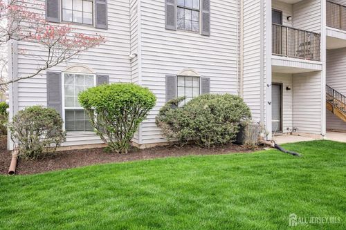15 Fisher Dr, Franklin Park, NJ, 08823-1344 | Card Image