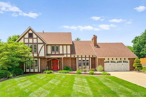 10 Cypress Point Dr, Collinsville, IL, 62234-5201 | Card Image