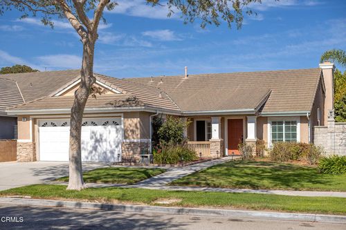 652 Teresa St, Oxnard, CA, 93030 | Card Image