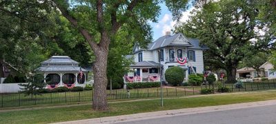 2302 4 Th St, House other with 3 bedrooms, 2 bathrooms and null parking in Emmetsburg IA | Image 1