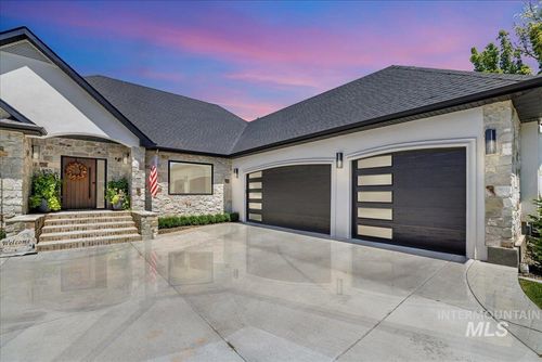 685 Canyon Park Ave, Twin Falls, ID, 83301-3083 | Card Image