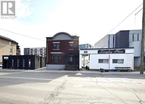 790 Bronson Avenue, Ottawa, ON, K1S4G4 | Card Image