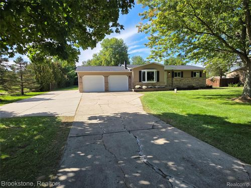 7379 Linden Rd, Mount Morris, MI, 48458-9487 | Card Image