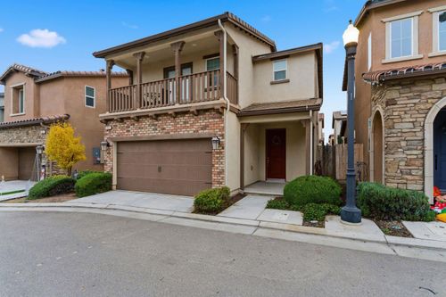 859 Lassen Ln W, Madera, CA, 93636-8090 | Card Image