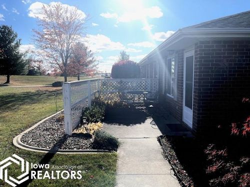 1806 E Maple Grove Ln, Mount Pleasant, IA, 52641-3214 | Card Image