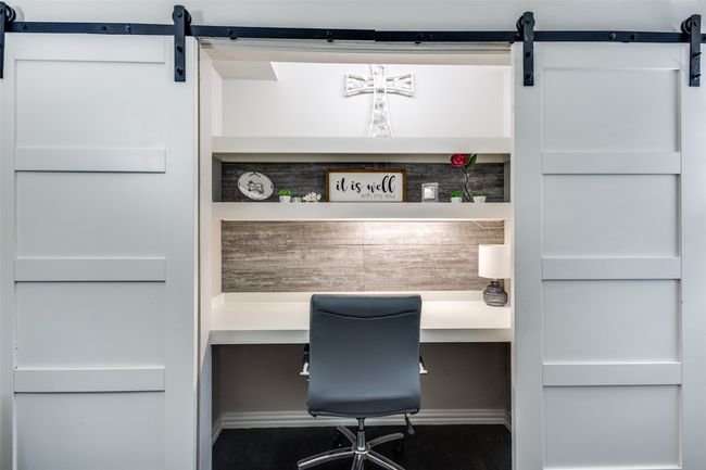 Virtual Office Space created within smaller closet. | Image 13