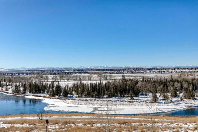 329 Douglasdale Point Se, Home with 4 bedrooms, 2 bathrooms and 6 parking in Calgary AB | Image 49