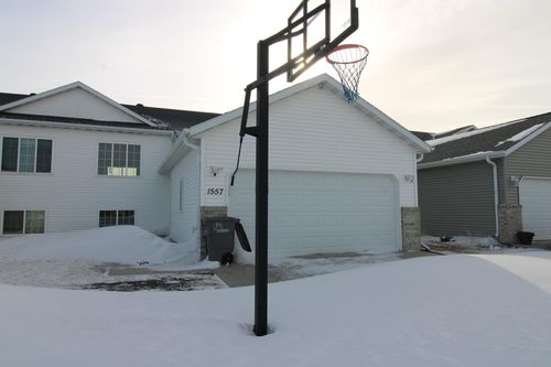 1557 34th Ave S, Moorhead, MN, 56560-6967 | Card Image