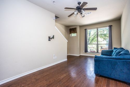 906 Glenn Crossett St, Arlington, TX, 76010-2722 | Card Image