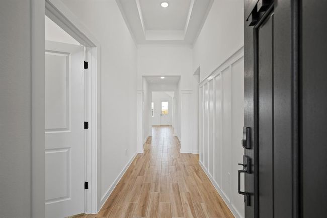 Welcoming foyer (*Photo not of actual home and used for illustration purposes only.) | Image 4