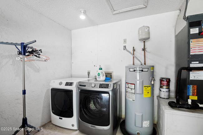 Laundry In Garage | Image 18