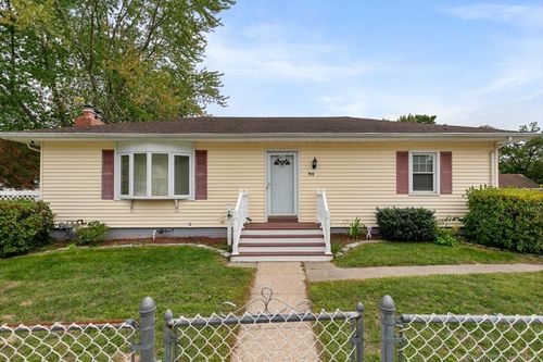 26 Austin Ave, East Haven, CT, 06512-4705 | Card Image