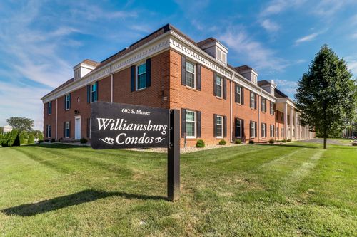 apt-215-602 S Mercer Ave, Bloomington, IL, 61701-5771 | Card Image