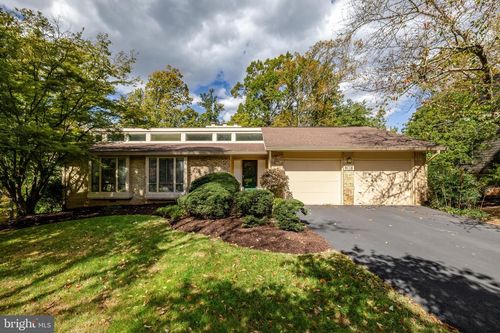 9118 Cricklewood Ct, VIENNA, VA, 22182-1741 | Card Image