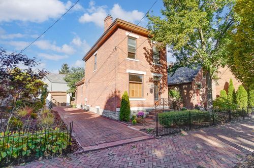 557 S Grant Ave, Columbus, OH, 43206-1226 | Card Image