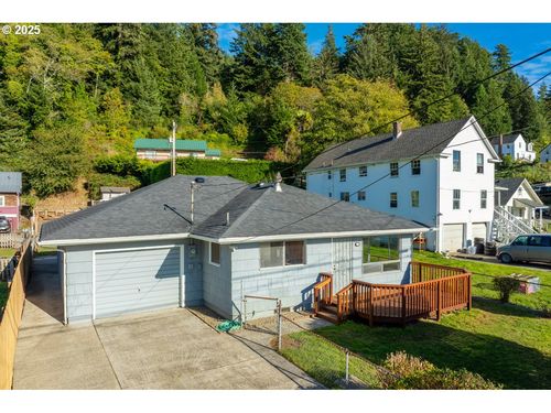 665 Front St, Gardiner, OR, 97441-0060 | Card Image