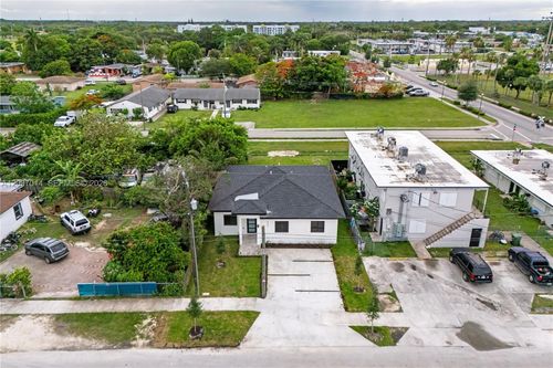 426 Sw 9th Ave, Homestead, FL, 33030-6976 | Card Image