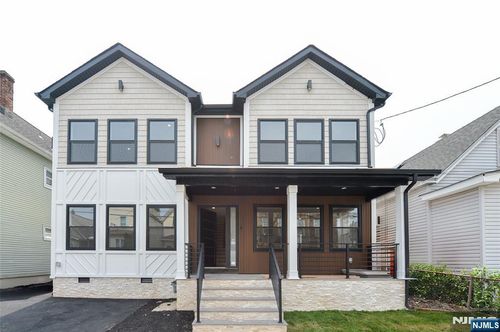 49 Center St, Clifton, NJ, 07011-3901 | Card Image