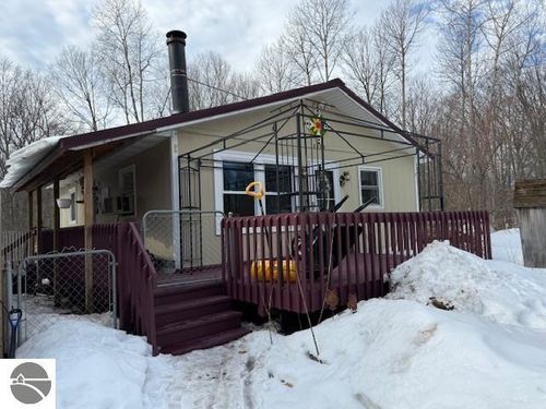 18575 Royena Dr, Marion, MI, 49665-7944 | Card Image