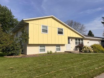 1514 S Schaefer St, House other with 4 bedrooms, 2 bathrooms and null parking in Appleton WI | Image 3