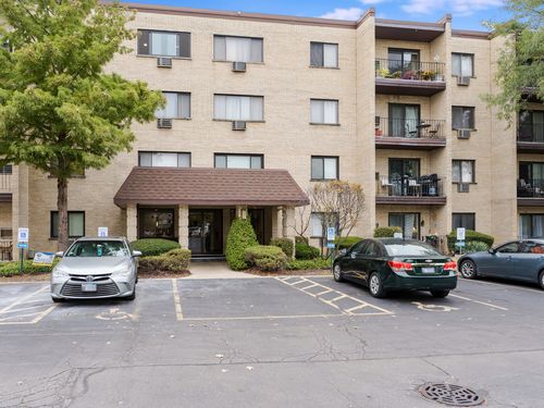 301a-7211 Wolf Rd, Indian Head Park, IL, 60525-4948 | Card Image