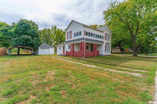 207 E Douglas St, Greenview, IL, 62642-9426 | Card Image