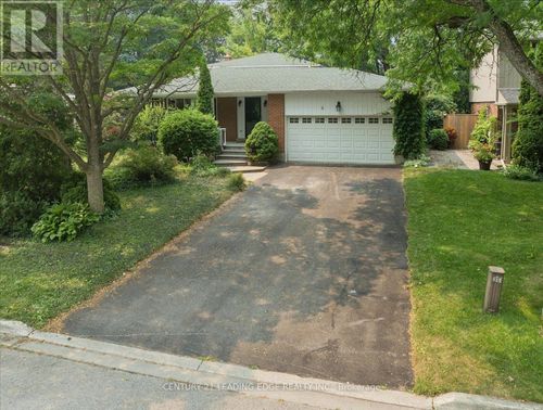 6 Thomas Kinnear Court, Markham (Sherwood-Amberglen), ON, L3P3H6 | Card Image