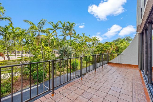 2B - 77 Crandon Blvd, Condo with 1 bedrooms, 2 bathrooms and null parking in Key Biscayne FL | Image 12