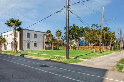 810 Martin Luther King Boulevard, Home with 0 bedrooms, 0 bathrooms and null parking in Galveston TX | Image 3