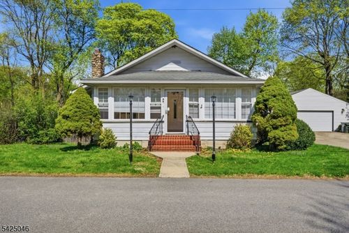 13 Stonewald Ct, Budd Lake, NJ, 07828-2114 | Card Image