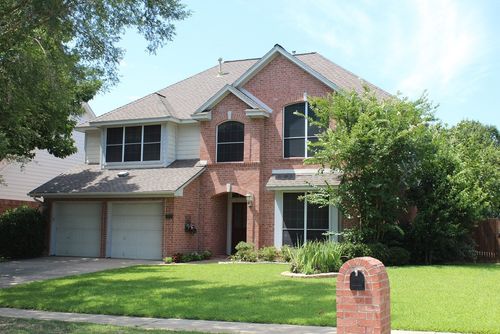 2205 Branchwood Dr, Grapevine, TX, 76051-7823 | Card Image