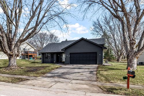 16408 Griffon Trl, Lakeville, MN, 55044-9063 | Card Image