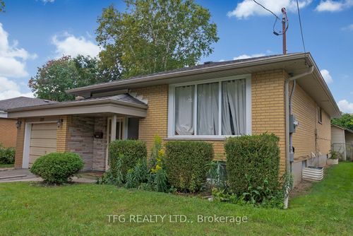 lower-120 Bell Dr, Whitby, ON, L1N2T2 | Card Image