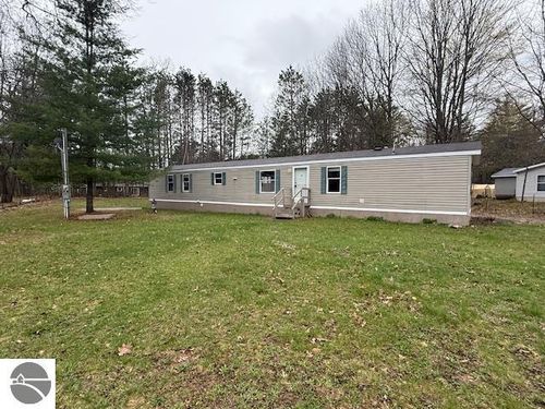 2540 S 39 Rd, Cadillac, MI, 49601-9124 | Card Image