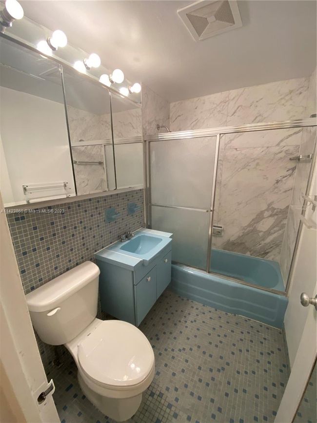 APT-216 - 1408 Brickell Bay Dr, Condo with 0 bedrooms, 1 bathrooms and null parking in Miami FL | Image 24