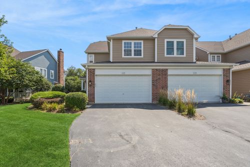 135 Tanglewood Dr, Glen Ellyn, IL, 60137-7832 | Card Image