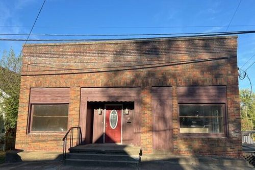 33 Sycamore St, Crooksville, OH, 43731-1204 | Card Image