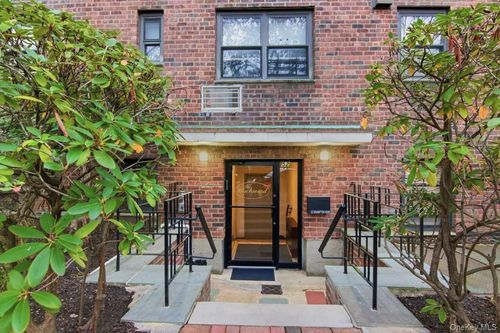 52-52 Brompton Rd, Great Neck, NY, 11021-3448 | Card Image