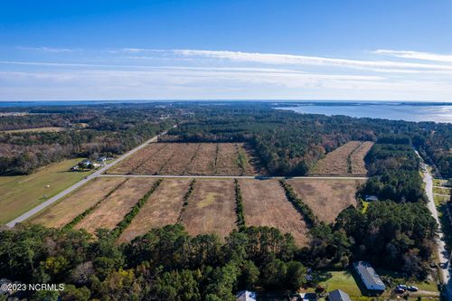 1561 Highway 101, Beaufort, NC, 28516-7732 | Card Image
