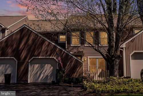 1560 Hummingbird Ct, YARDLEY, PA, 19067-5751 | Card Image