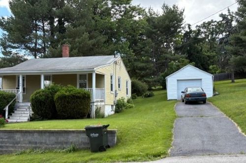 106 Grubert Ave, Staunton, VA, 24401-2943 | Card Image