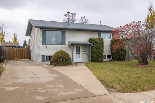 3107 Dunn Dr, Prince Albert, SK, S6V6Y6 | Card Image