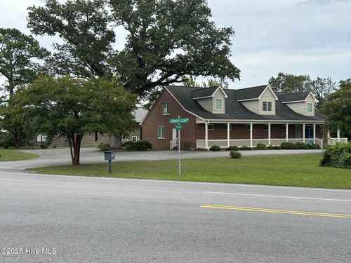 4725 Country Club Rd, Morehead City, NC, 28557-6218 | Card Image