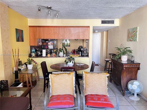 c208-14175 Sw 87th St, Miami, FL, 33183-4093 | Card Image