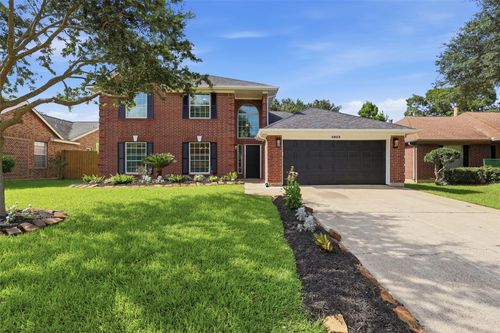 4823 Meadowglen Dr, Pearland, TX, 77584-8621 | Card Image
