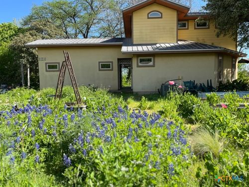 121 Butler Ln, Martindale, TX, 78655-3983 | Card Image