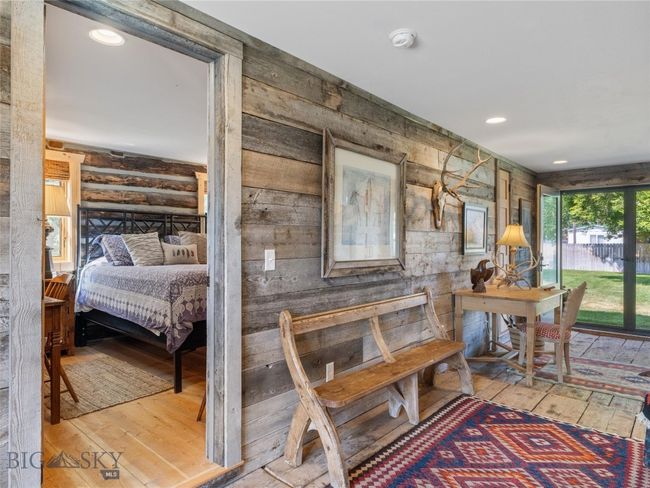 Primary Suite Entry | Image 24