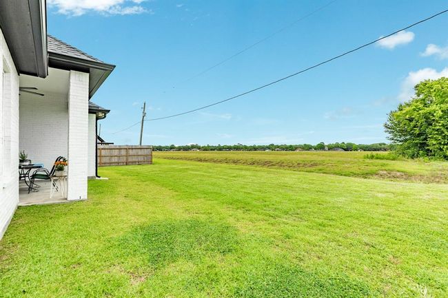 Come and see this spaciousbackyard! | Image 33